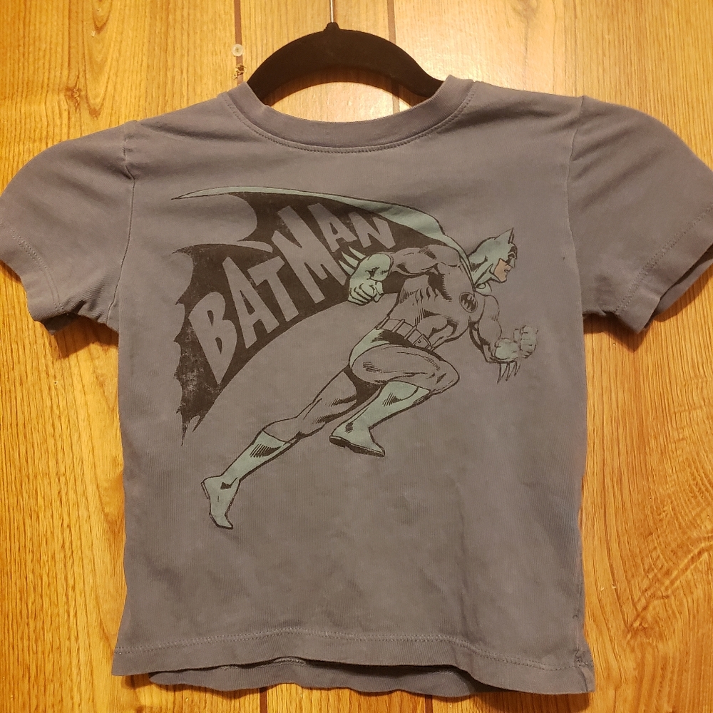 BATMAN Short Sleeved T-Shirt BLUE Toddler Boys size 2T Distressed